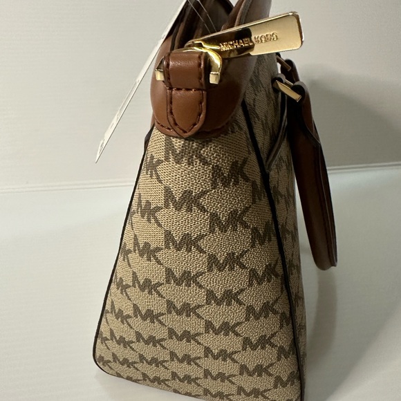 Michael Kors medium size hand bag - Picture 4 of 14